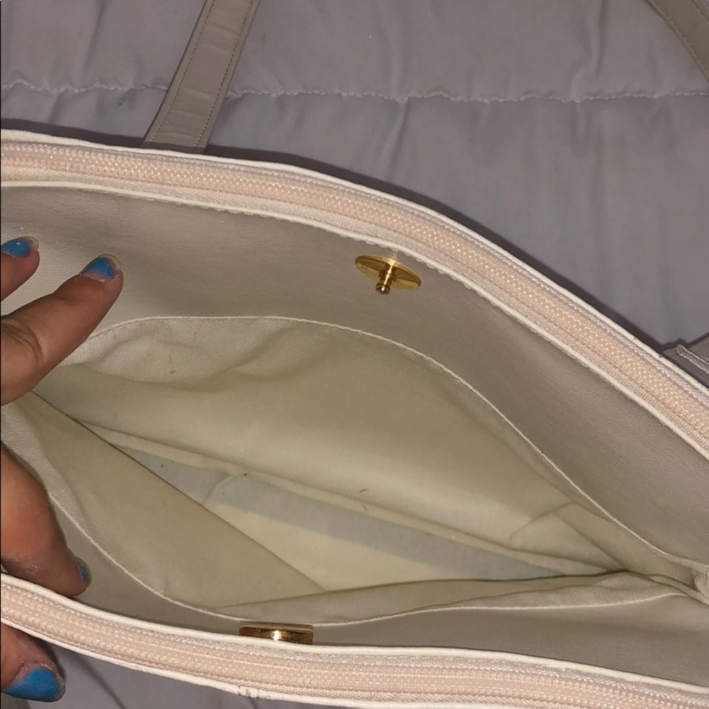 Purse - Picture 2 of 7